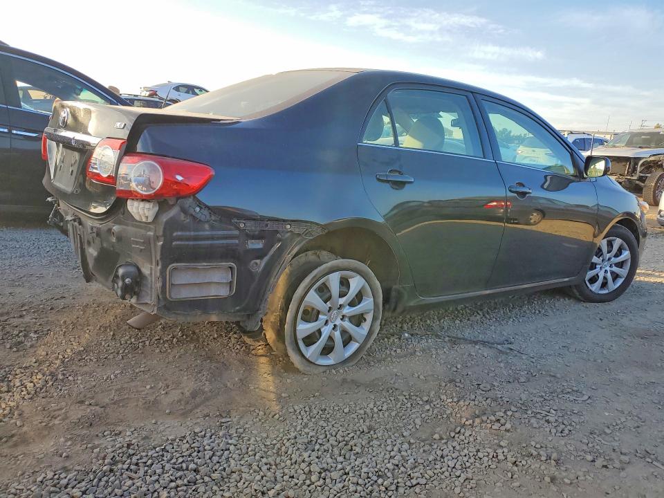 Photo 3 from auction – 2013 TOYOTA COROLLA with VIN 2T1BU4EE0DC035089