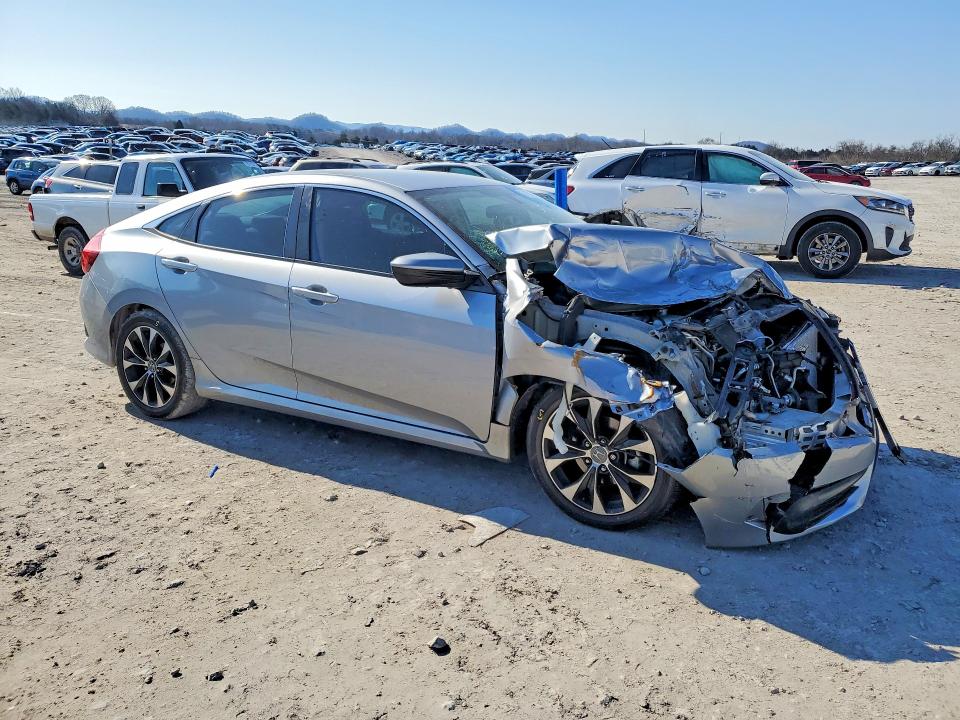 Photo 4 from auction – 2018 HONDA CIVIC with VIN 2HGFC2F58JH562419
