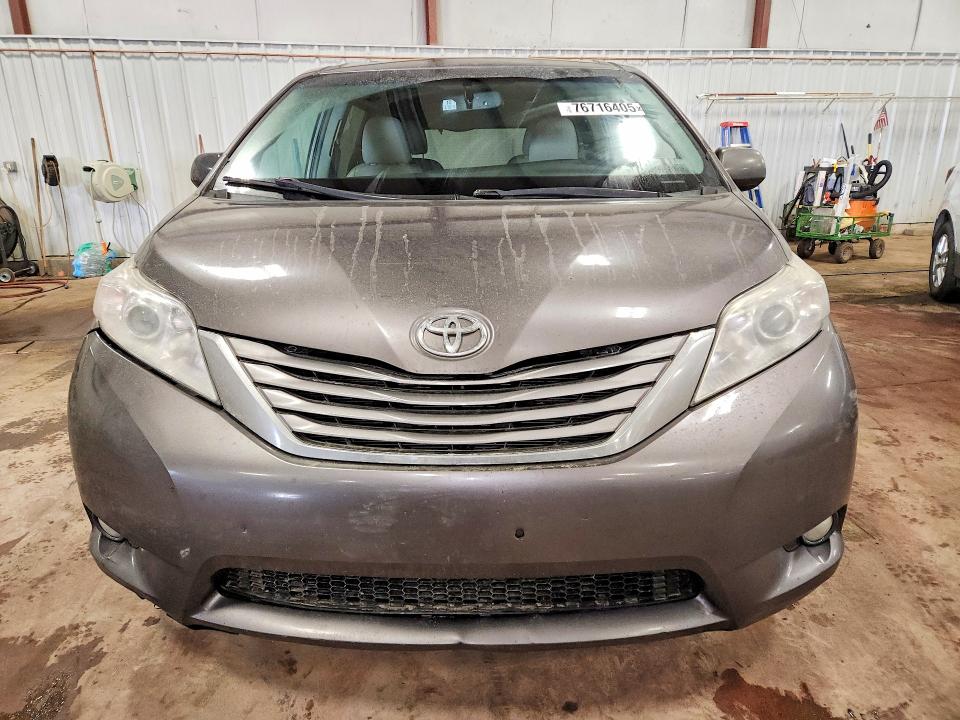 Photo 5 from auction – 2015 TOYOTA SIENNA XLE with VIN 5TDDK3DC3FS117983