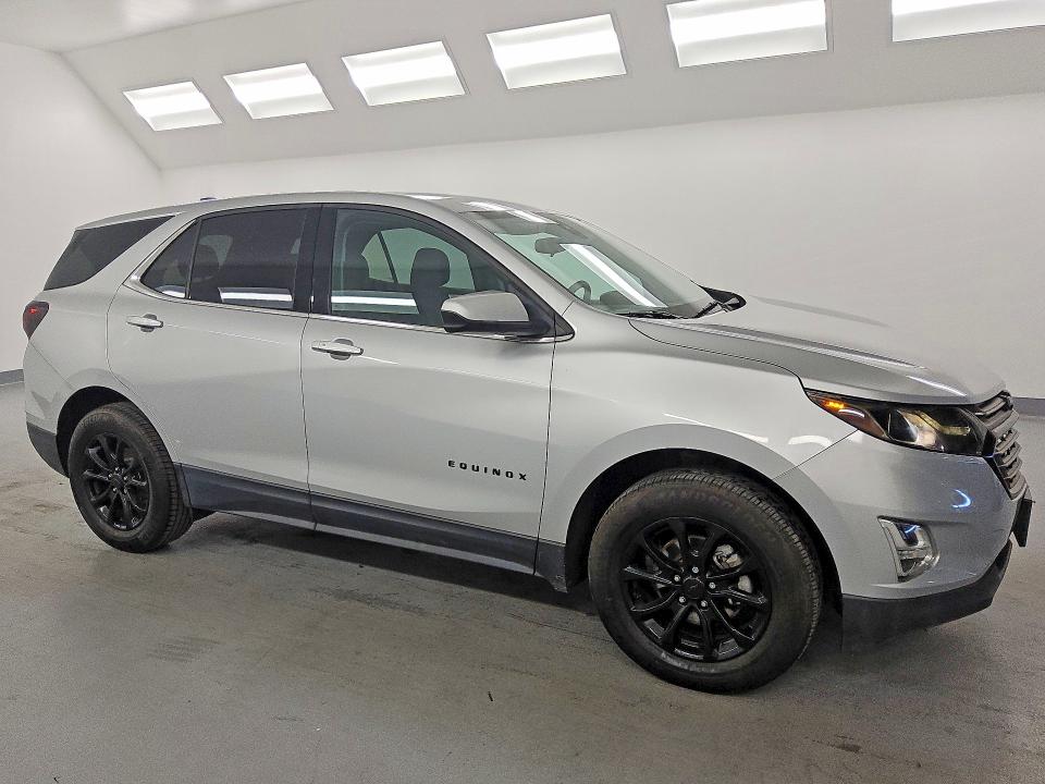 Photo 4 from auction – 2020 CHEVROLET EQUINOX with VIN 2GNAXUEVXL6200429