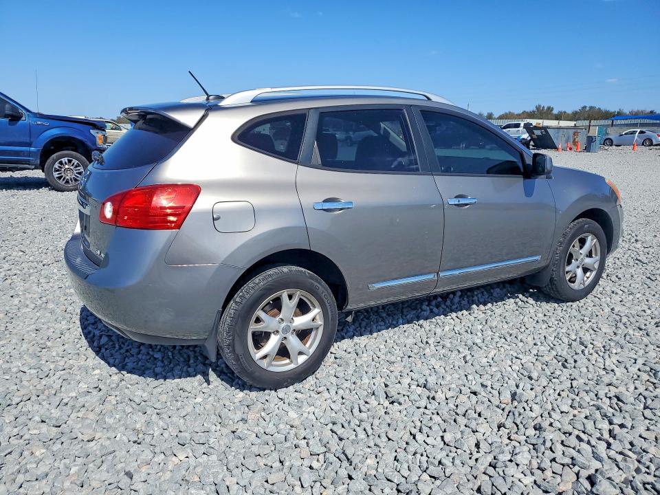 Photo 3 from auction – 2011 NISSAN ROGUE S with VIN JN8AS5MV2BW687519