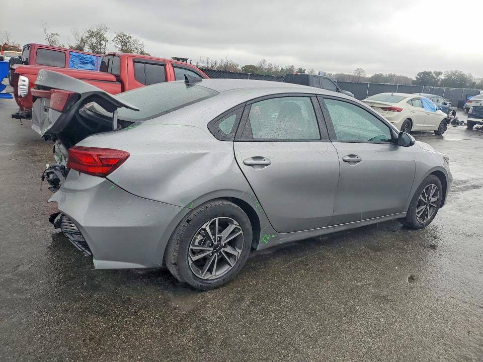 Photo 3 from auction – 2023 KIA FORTE with VIN 3KPF24AD4PE640985