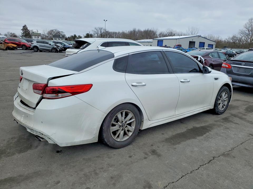 Photo 3 from auction – 2018 KIA OPTIMA LX with VIN 5XXGT4L37JG201753