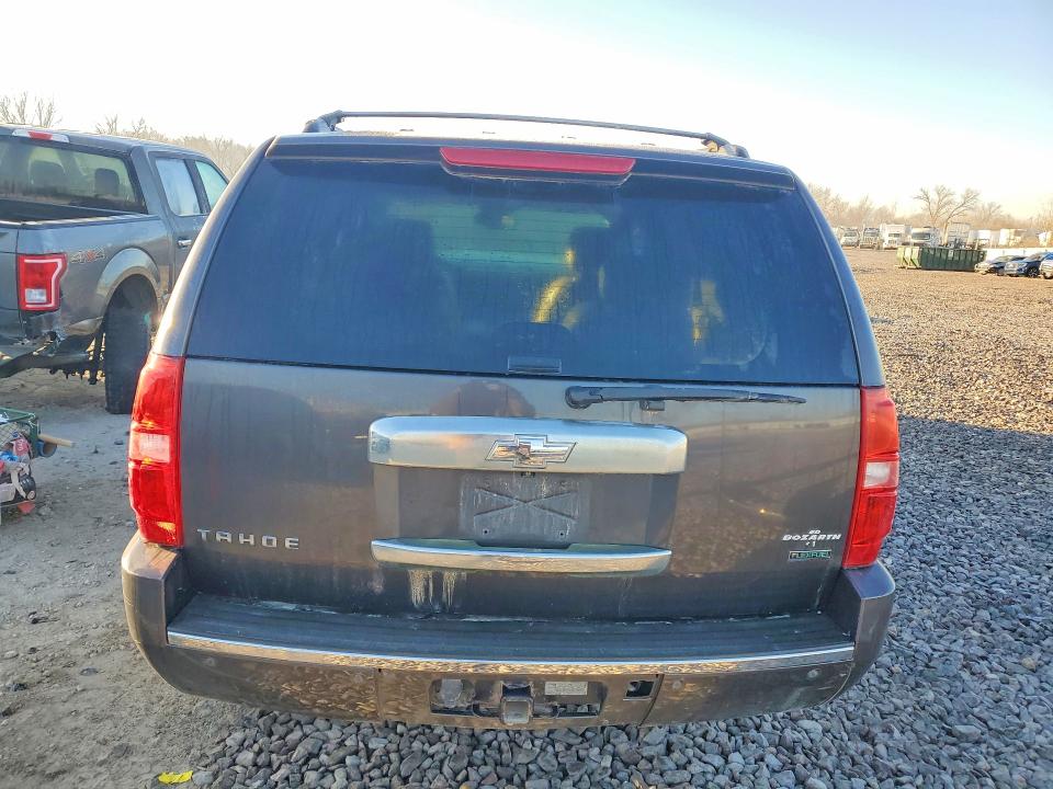 Photo 6 from auction – 2010 CHEVROLET TAHOE with VIN 1GNUKCE09AR176992