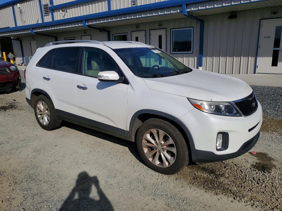 Photo 4 from auction – 2014 KIA SORENTO EX with VIN 5XYKU4A78EG491290