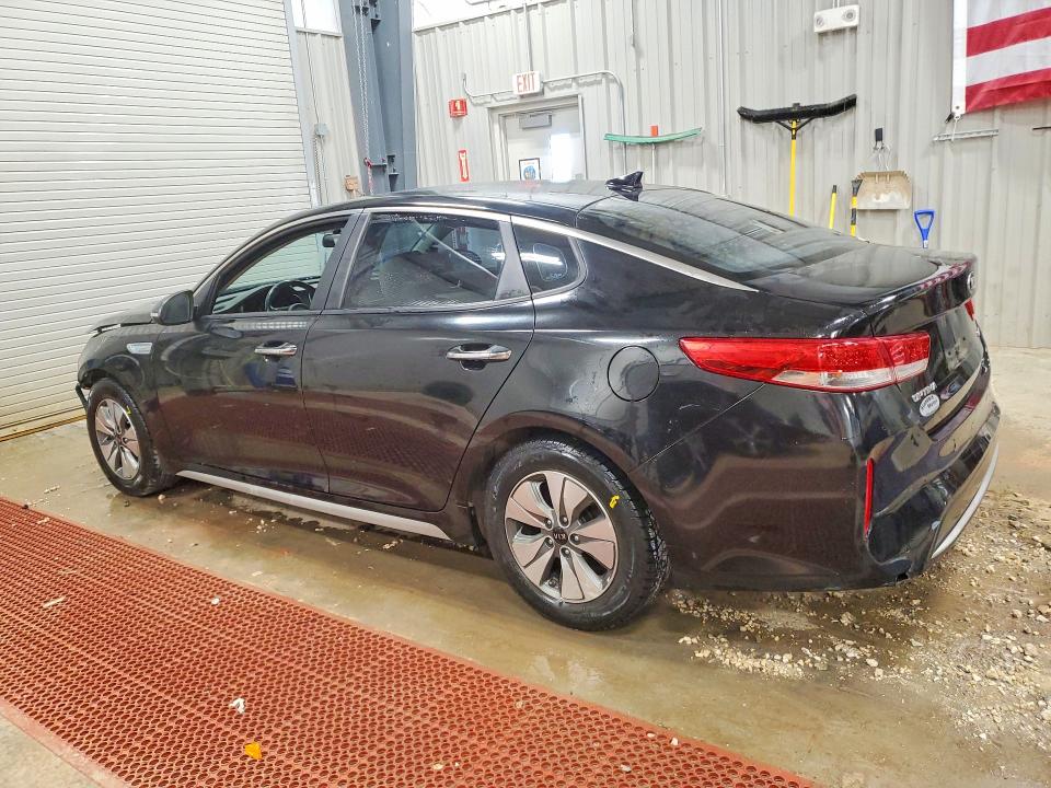 Photo 2 from auction – 2017 KIA OPTIMA with VIN KNAGT4LE5H5011270