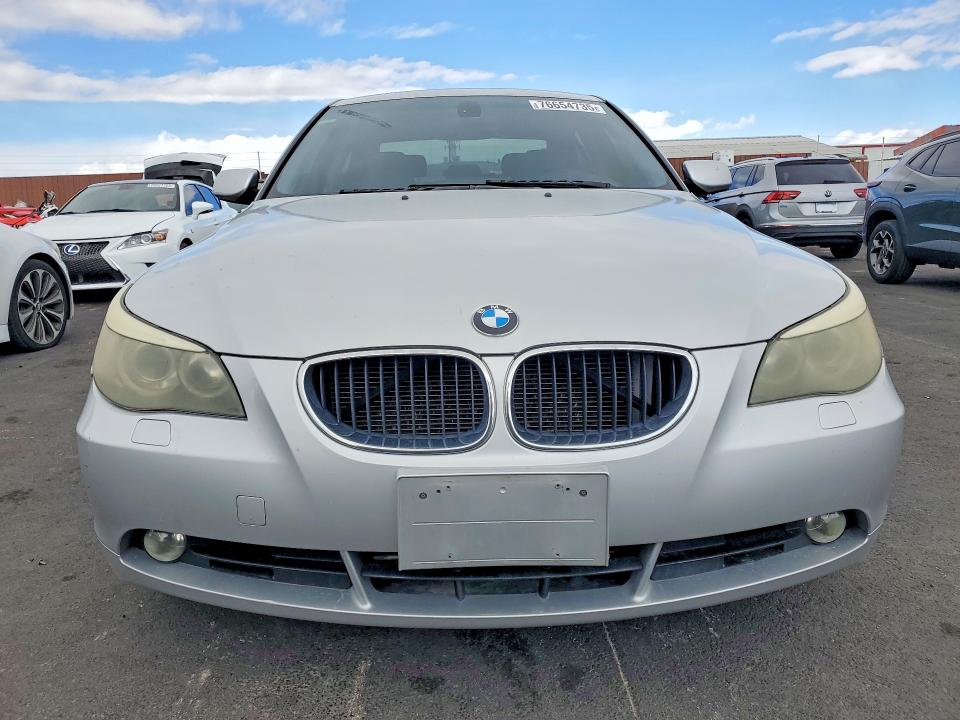 Foto 5 de la subasta – 2006 BMW 525 con VIN WBANE53516CK84898