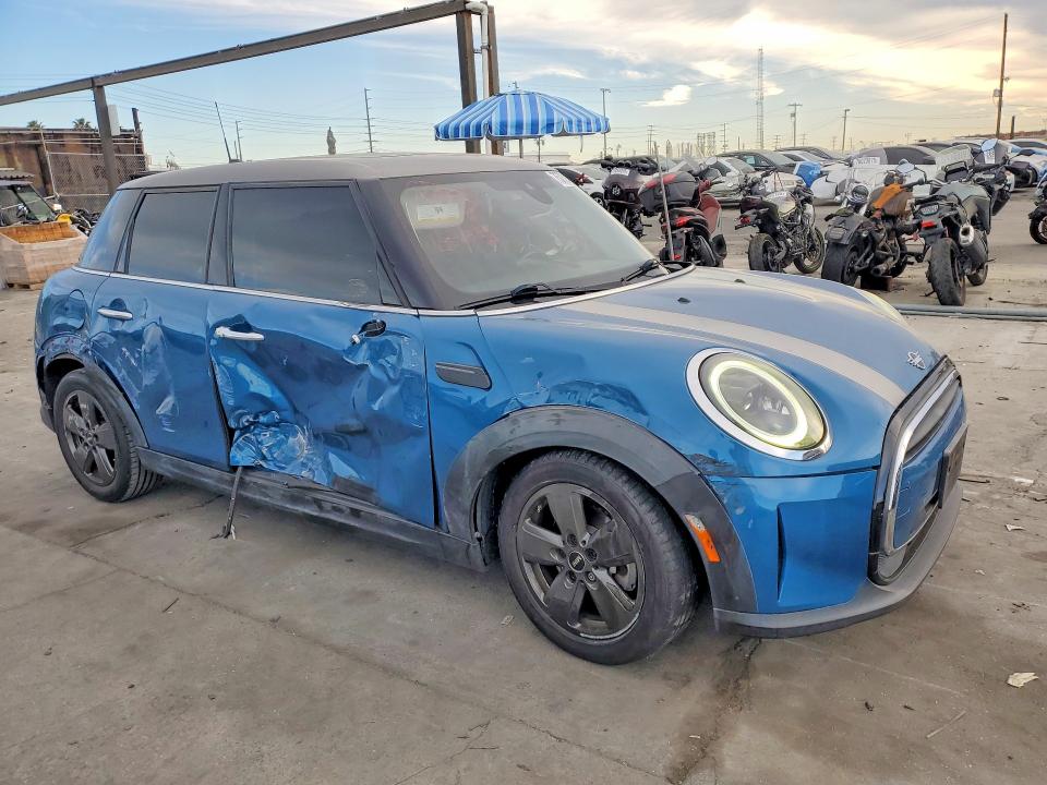 Photo 4 from auction – 2022 MINI COOPER with VIN WMW33DK01N2P61878