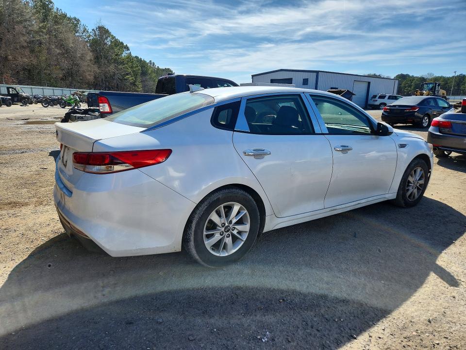 Photo 3 from auction – 2016 KIA OPTIMA LX with VIN KNAGT4L35G5100821