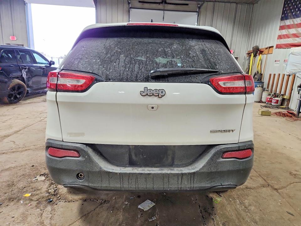Photo 6 from auction – 2016 JEEP CHEROKEE with VIN 1C4PJLAB1GW216427