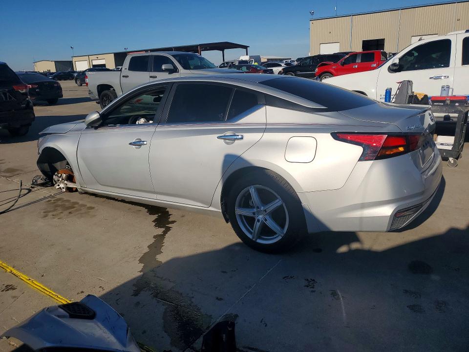 Photo 2 from auction – 2021 NISSAN ALTIMA with VIN 1N4BL4BV8MN399867