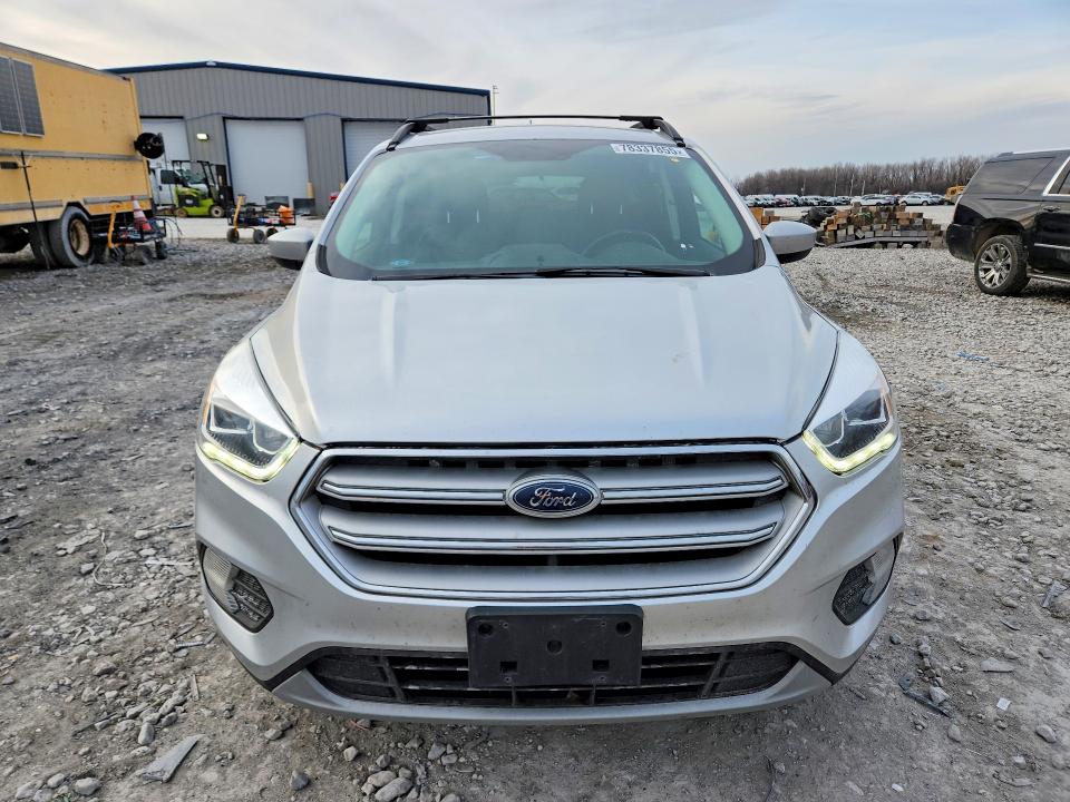Photo 5 from auction – 2018 FORD ESCAPE with VIN 1FMCU9HD0JUA96361
