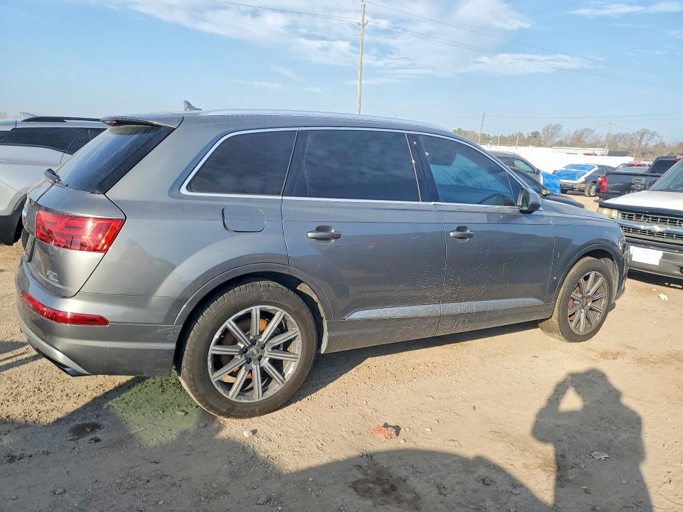 Photo 3 from auction – 2017 AUDI Q7 with VIN WA1LAAF76HD034432