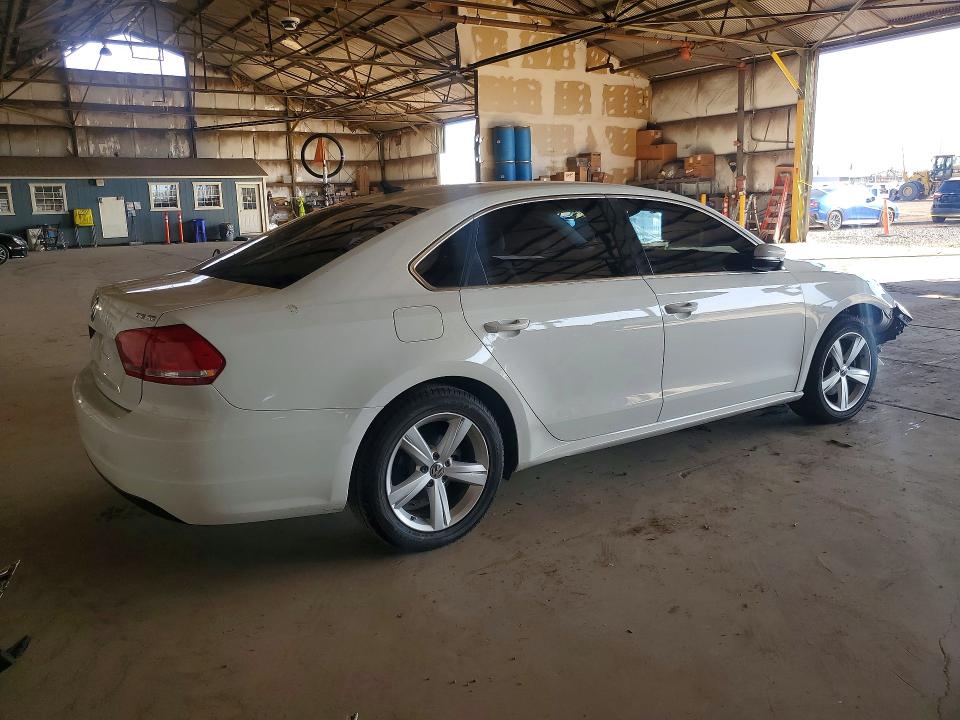 Photo 3 from auction – 2014 VOLKSWAGEN PASSAT with VIN 1VWBS7A32EC073460