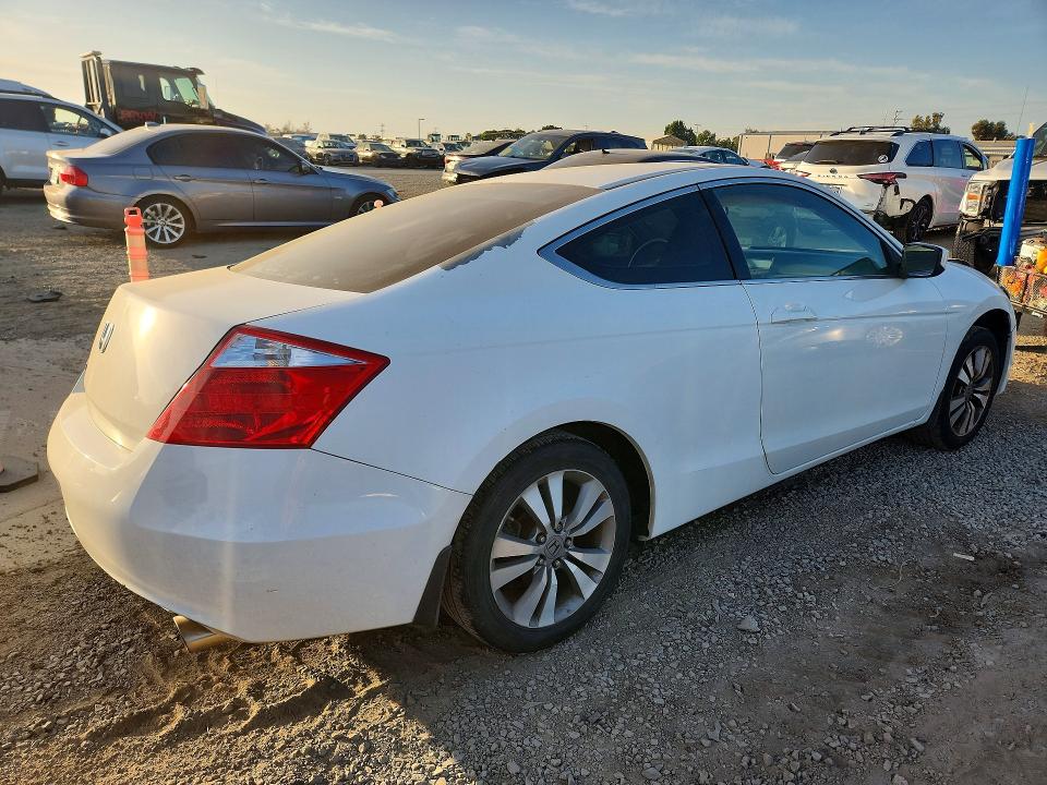Photo 3 from auction – 2010 HONDA ACCORD with VIN 1HGCS1B37AA013877