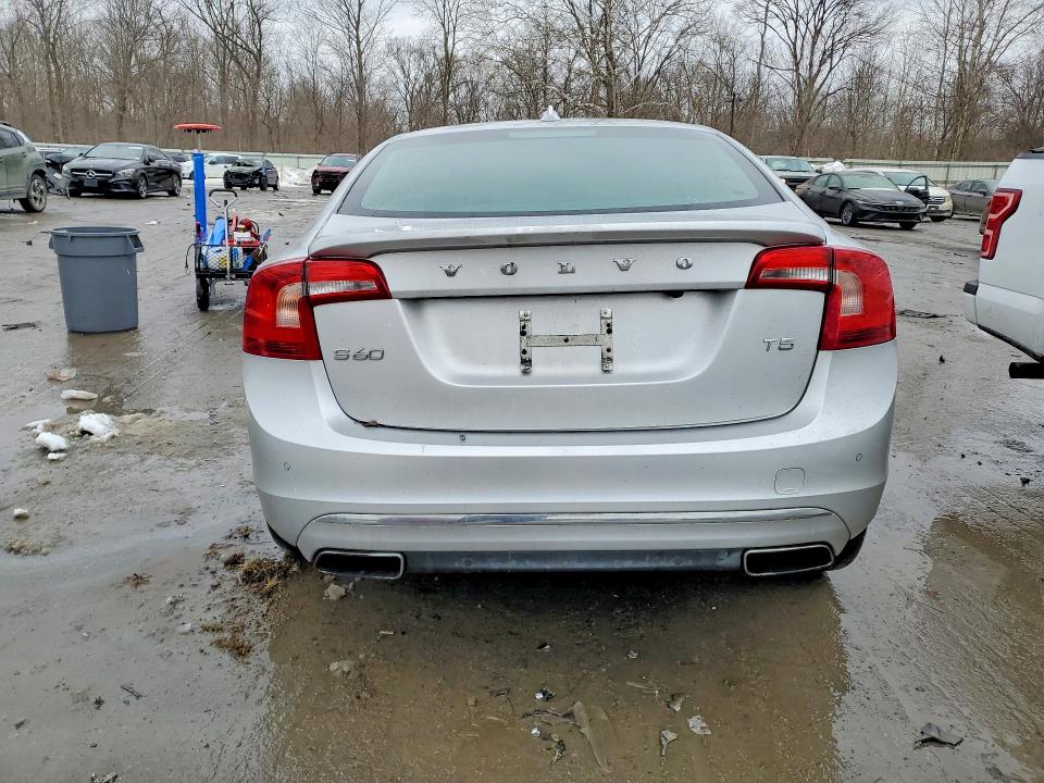 Photo 6 from auction – 2016 VOLVO S60 with VIN LYV402FK9GB102142