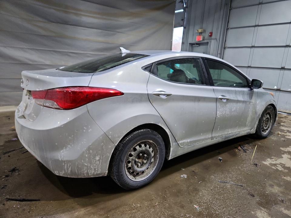 Photo 3 from auction – 2011 HYUNDAI ELANTRA with VIN 5NPDH4AE2BH044468