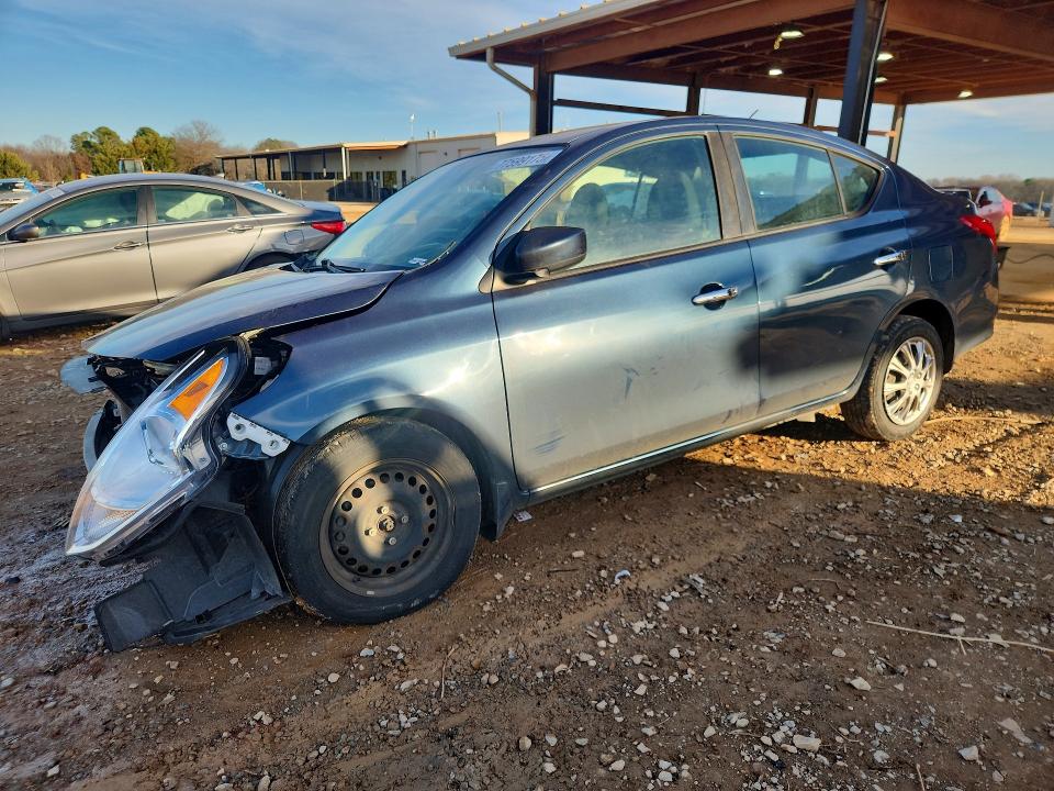 NISSAN VERSA 2016 with VIN 3N1CN7AP5GL898761 - Photo from auction