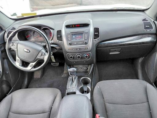 Photo 9 from auction – 2015 KIA SORENTO with VIN 5XYKT4A60FG605729