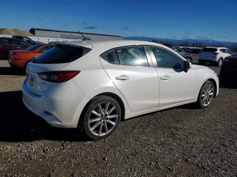 Photo 3 from auction – 2017 MAZDA 3 TOURING with VIN JM1BN1L36H1122633