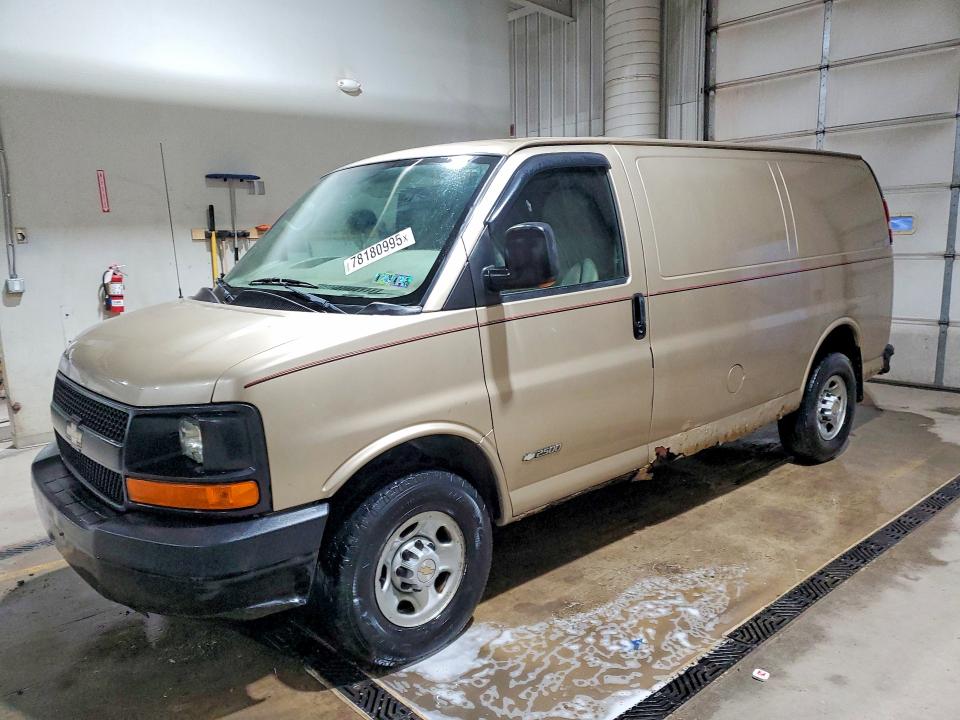 CHEVROLET EXPRESS G2 2005 with VIN 1GCGG25VX51147941 - Photo from auction