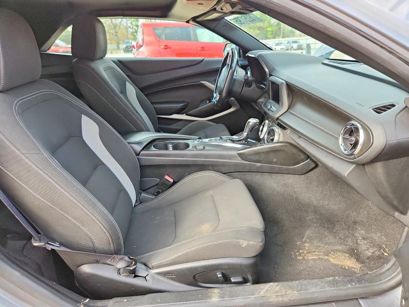 Photo 7 from auction – 2020 CHEVROLET CAMARO with VIN 1G1FB3DX0L0119306