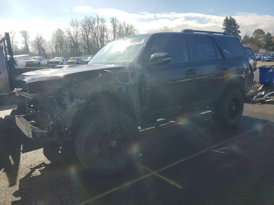 TOYOTA 4RUNNER 2019 with VIN JTEBU5JR3K5625405 - Photo from auction