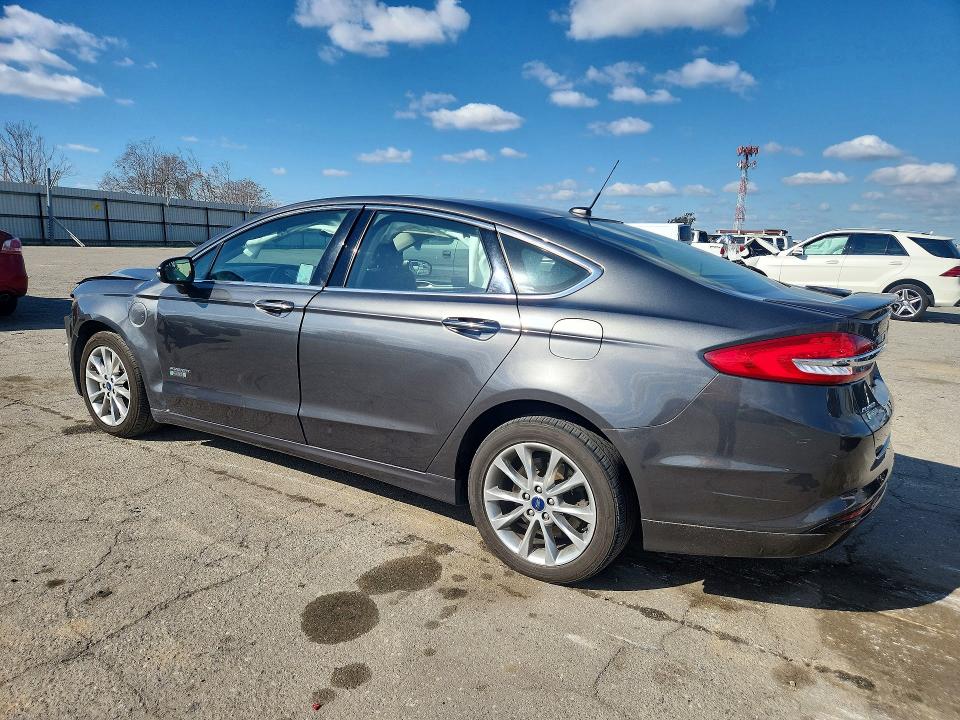 Photo 2 from auction – 2017 FORD FUSION with VIN 3FA6P0SU2HR413996
