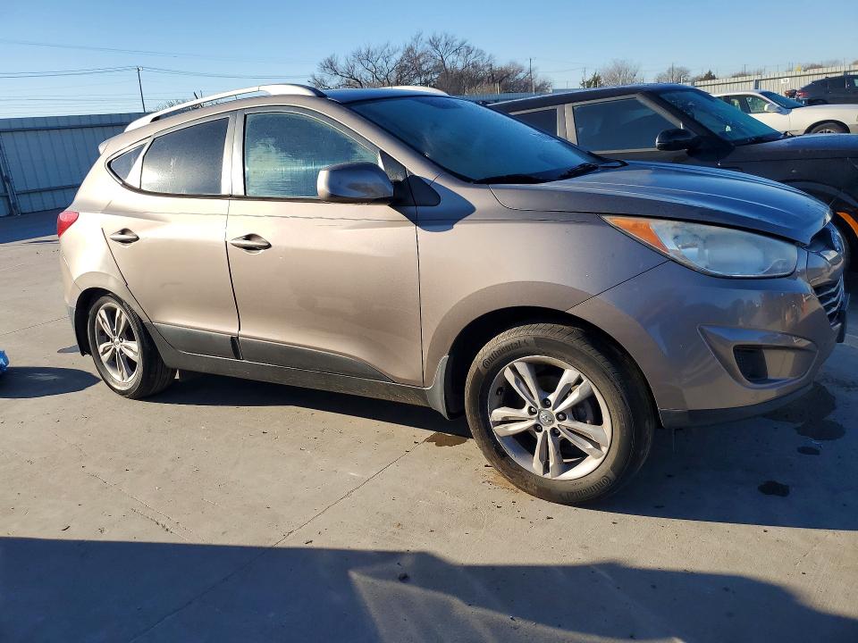 Photo 4 from auction – 2011 HYUNDAI TUCSON with VIN KM8JU3AC4BU279396