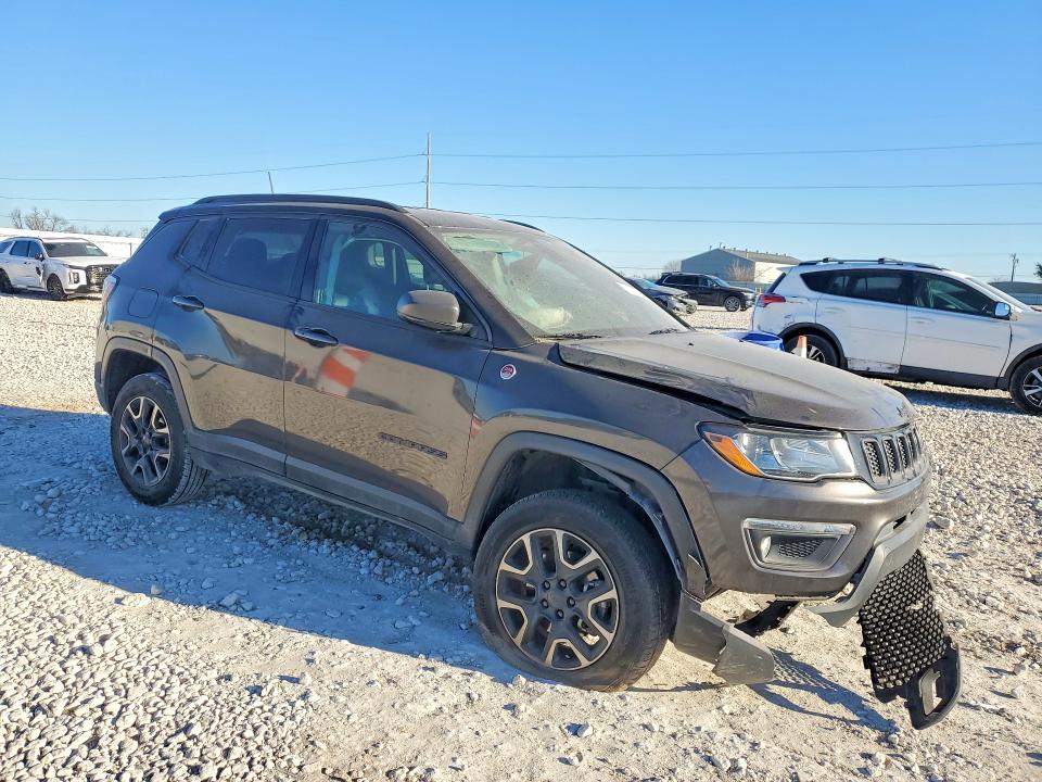 Photo 4 from auction – 2019 JEEP COMPASS with VIN 3C4NJDDB4KT617820