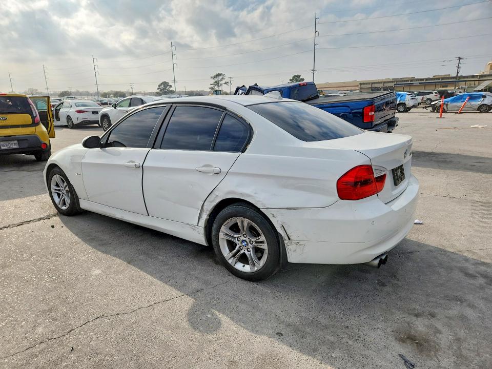 Снимка 2 от търг – 2008 BMW 328 с VIN WBAVC93568K038080