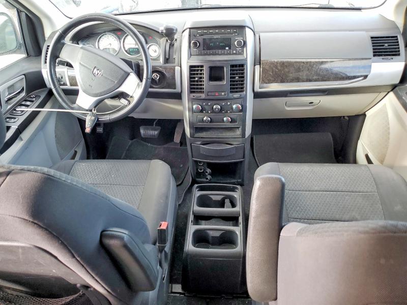 Photo 8 from auction – 2010 DODGE GRAND CARA with VIN 2D4RN5D1XAR331798