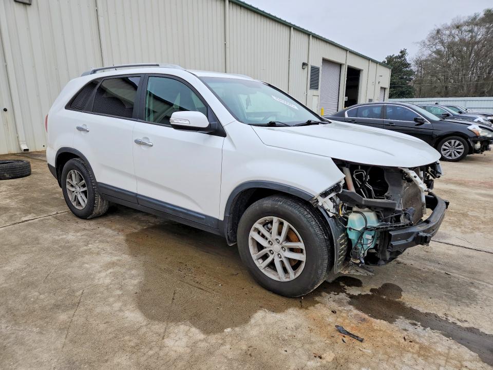 Photo 4 from auction – 2015 KIA SORENTO with VIN 5XYKT3A66FG562654