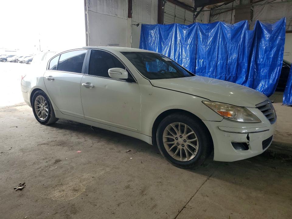 Photo 4 from auction – 2011 HYUNDAI GENESIS 3. with VIN KMHGC4DE3BU113256