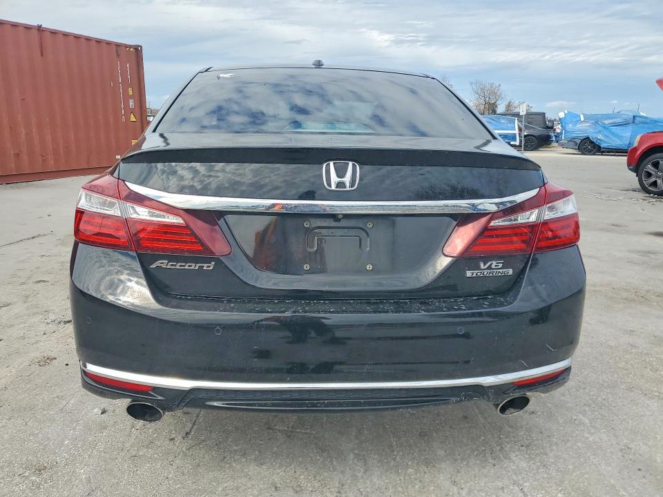 Photo 6 from auction – 2017 HONDA ACCORD with VIN 1HGCR3F95HA019449