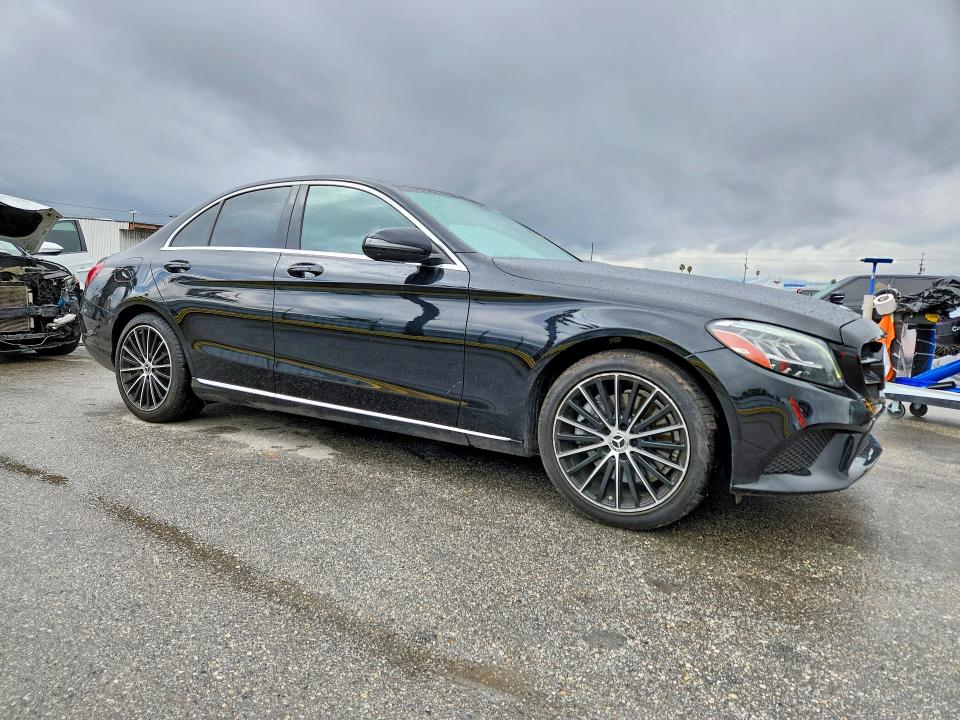 Photo 4 from auction – 2019 MERCEDES-BENZ C with VIN 55SWF8DB7KU309986