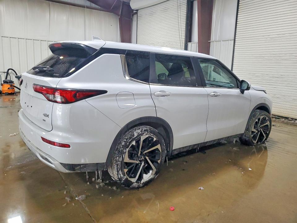 Photo 3 from auction – 2024 MITSUBISHI OUTLANDER with VIN JA4J4VA85RZ076178