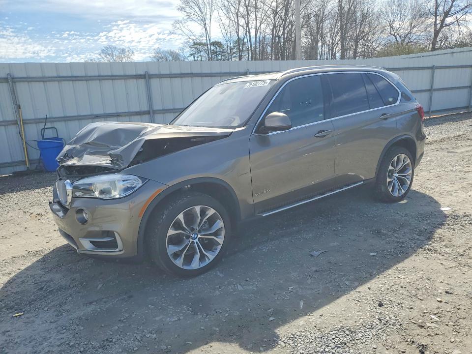 BMW X5 2017 with VIN 5UXKR2C35H0X06200 - Photo from auction