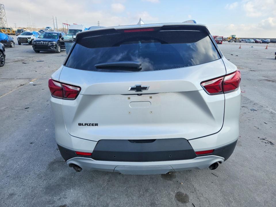 Photo 6 from auction – 2019 CHEVROLET BLAZER with VIN 3GNKBCRS2KS682858