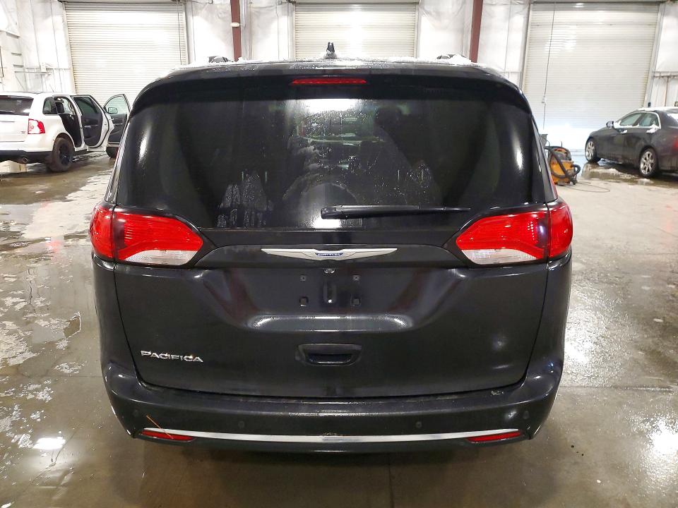 Photo 6 from auction – 2018 CHRYSLER PACIFICA with VIN 2C4RC1EG0JR194465