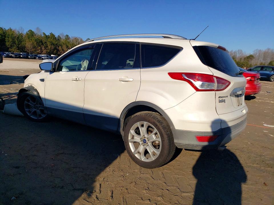 Photo 2 from auction – 2015 FORD ESCAPE with VIN 1FMCU0J90FUB11112