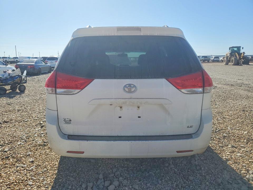 Photo 6 from auction – 2011 TOYOTA SIENNA with VIN 5TDKK3DC9BS014553