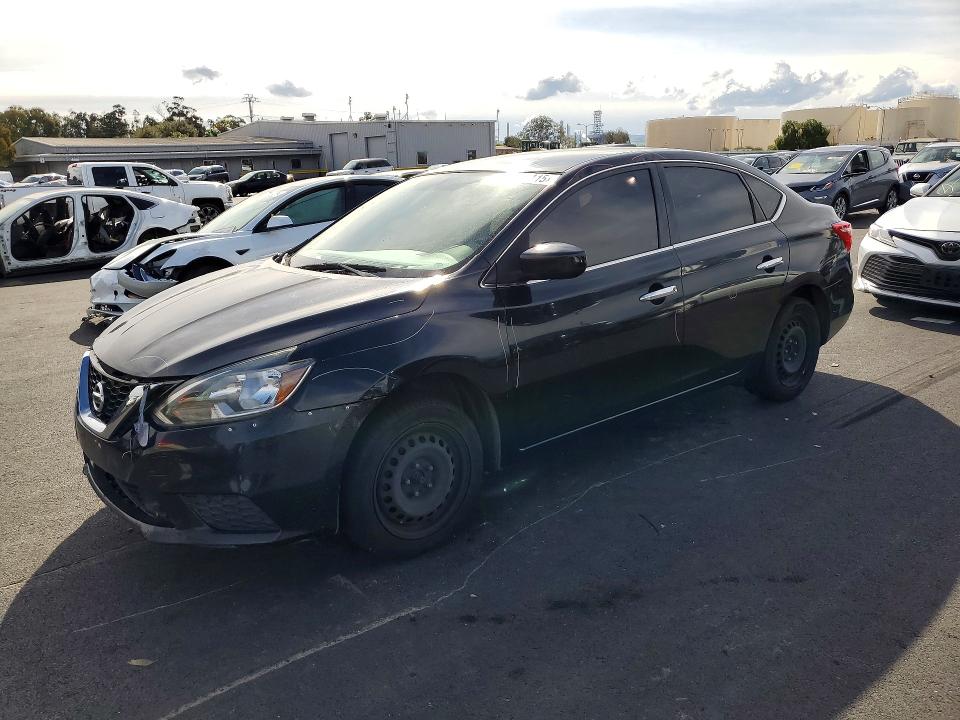 NISSAN SENTRA 2019 مع رقم تعريف المركبة 3N1AB7AP4KY303457 - صورة من المزاد