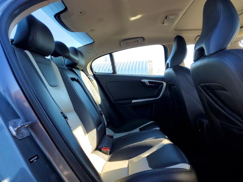 Photo 10 from auction – 2016 VOLVO S60 CROSS with VIN YV4612UM1G2000732
