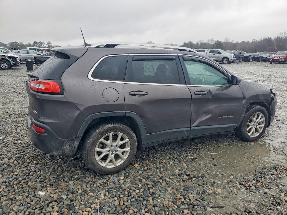 Photo 3 from auction – 2018 JEEP CHEROKEE with VIN 1C4PJLLX4JD553444