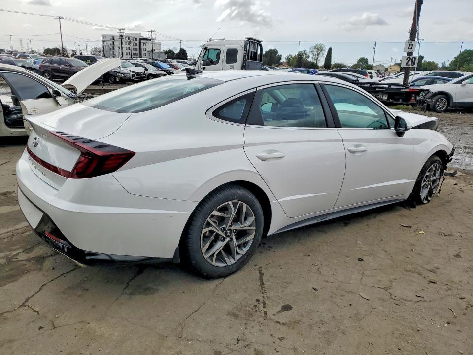 Photo 3 from auction – 2022 HYUNDAI SONATA with VIN KMHL64JAXNA214775