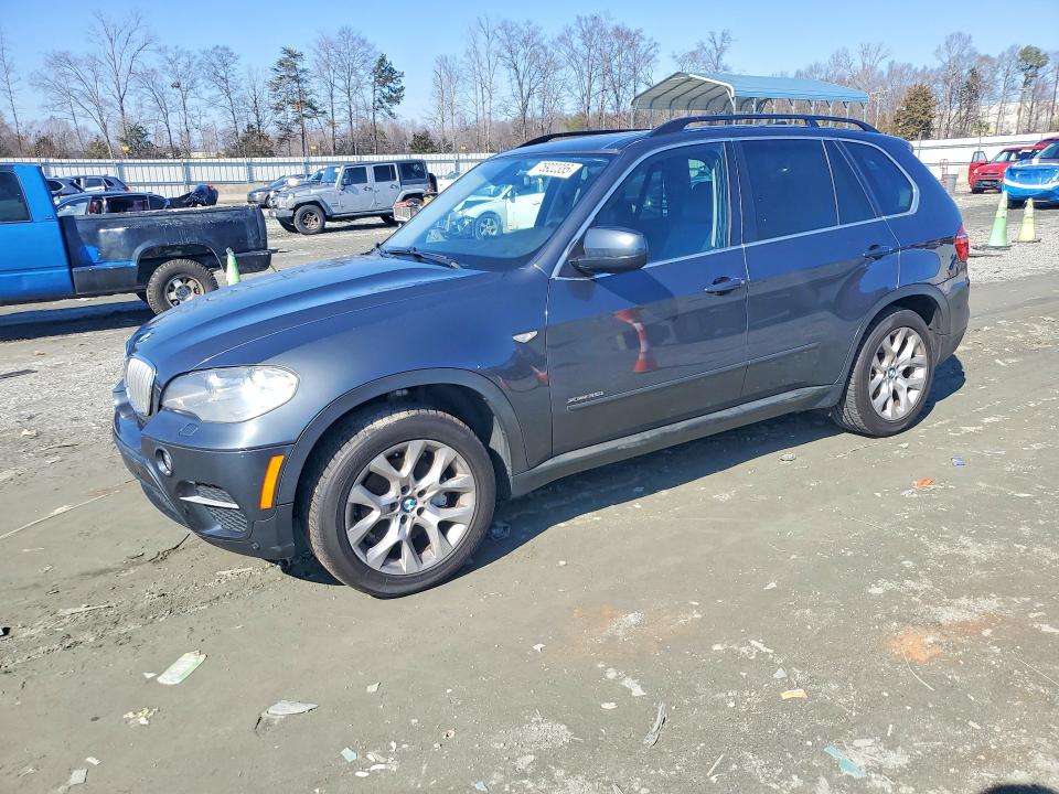 BMW X5 XDRIVE3 2013 with VIN 5UXZV4C5XD0G52901 - Photo from auction