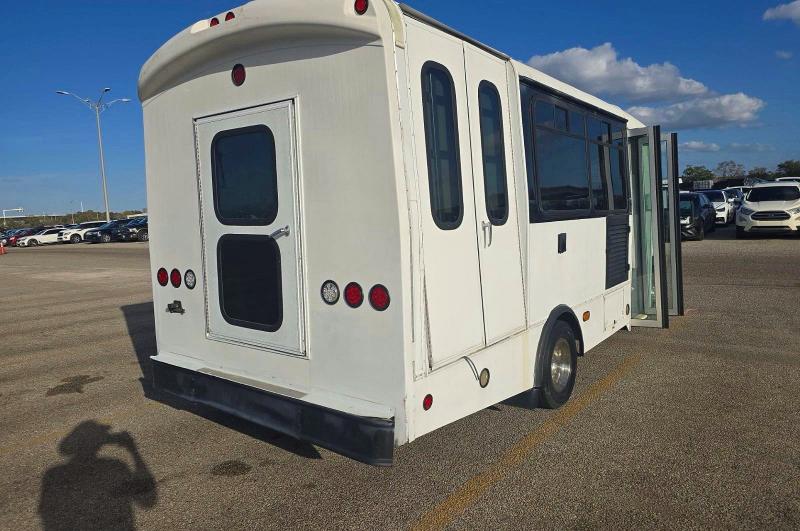 Photo 4 from auction – 2015 FORD ECONOLINE with VIN 1FDFE4FS1FDA08410