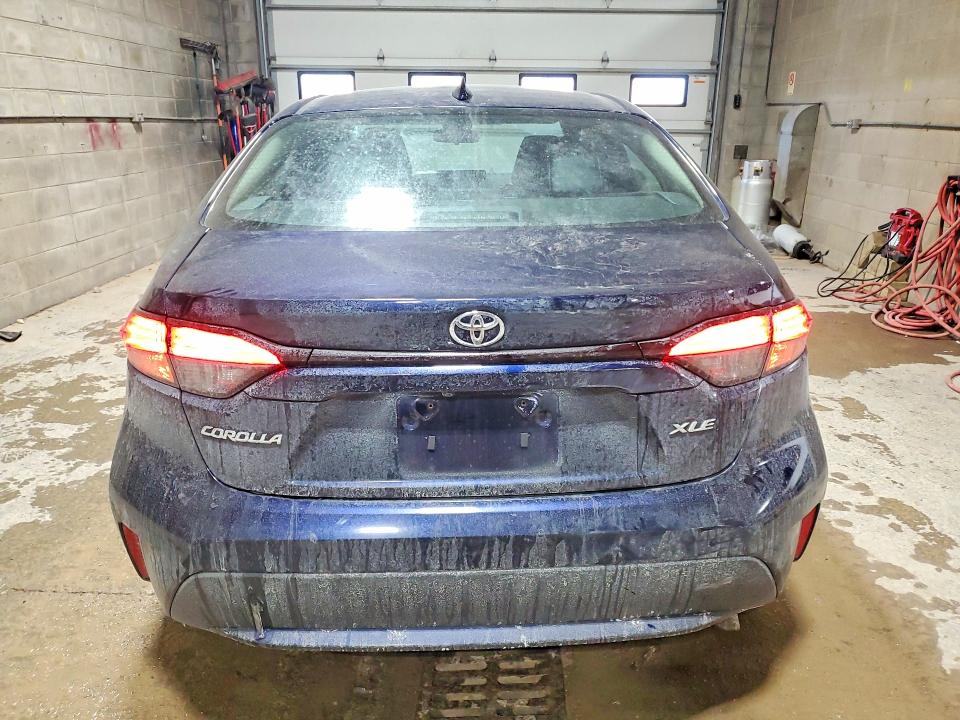 Photo 6 from auction – 2022 TOYOTA COROLLA XL with VIN 5YFFPMAE2NP291489