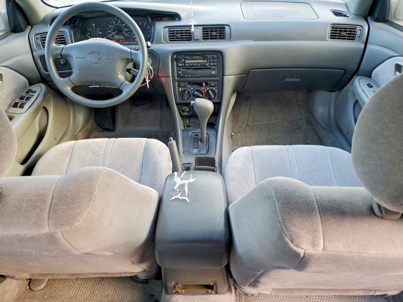 Photo 8 from auction – 1998 TOYOTA CAMRY with VIN 4T1BG22K0WU292017